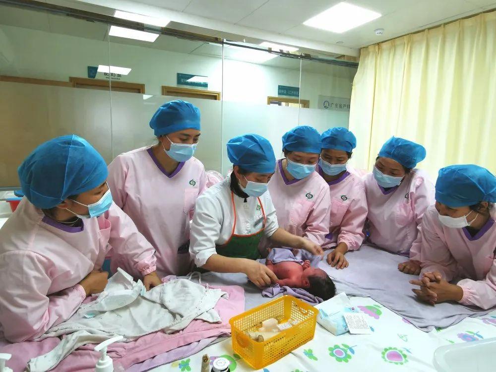 广汉县妇婴监护型护送